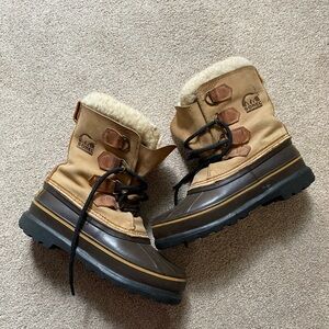 Sorel Tan Lace Up Snow Boots Size 6